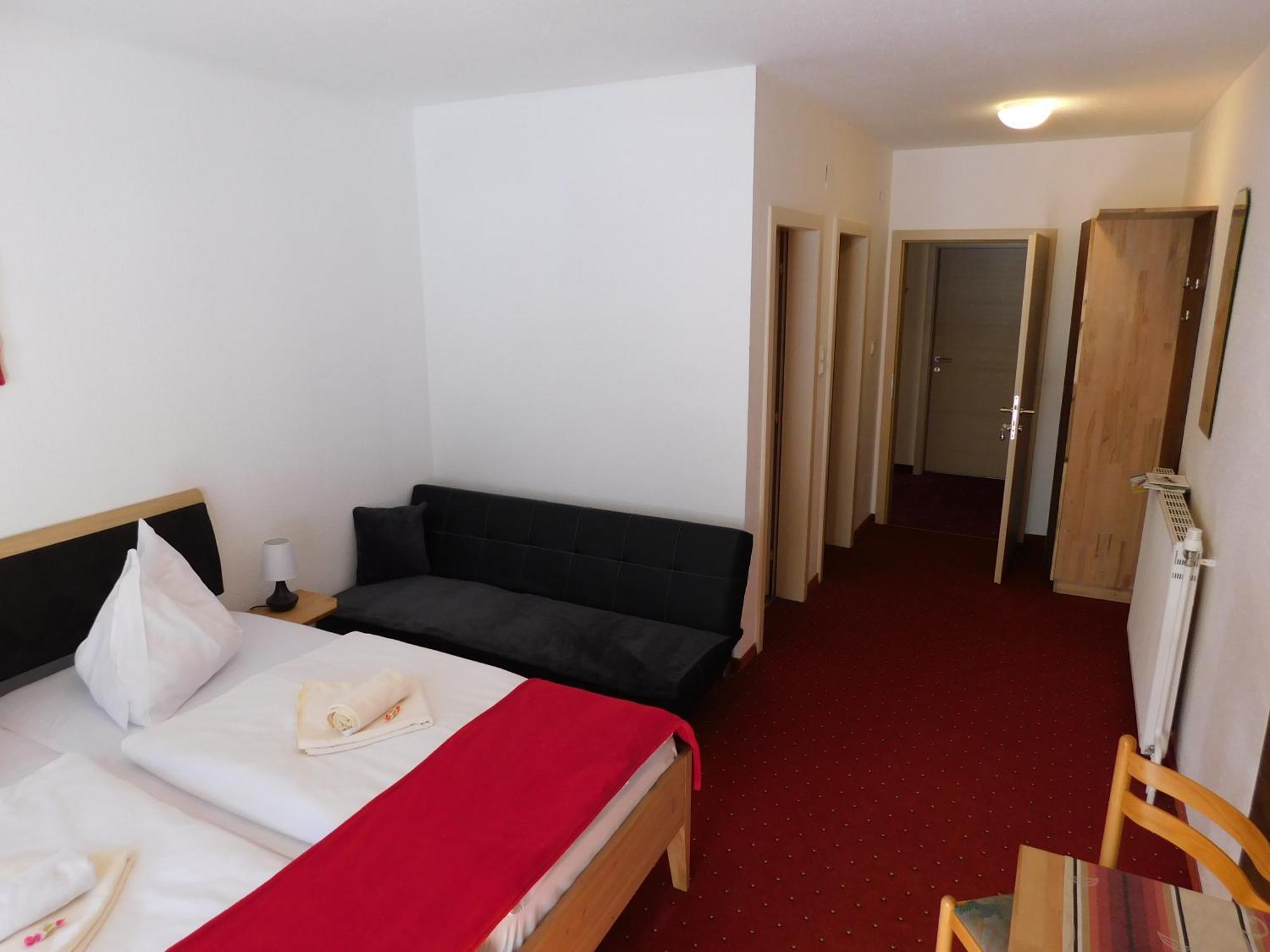 Alpenhotel & Aparthotel Lanz Hohentauern Szoba fotó